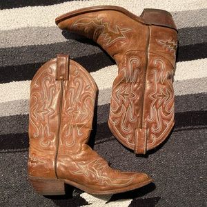 Justin’s Bent Rail narrow toe boots